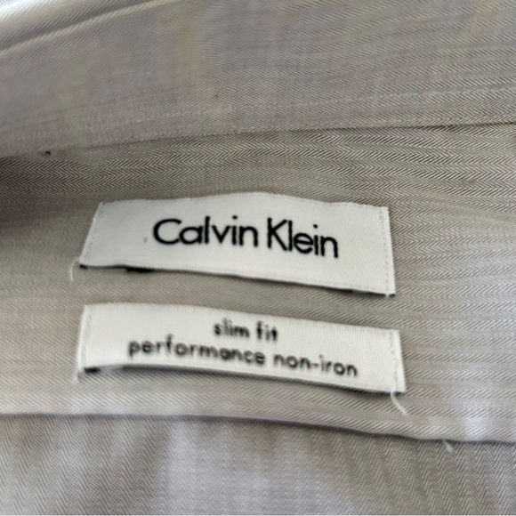 Calvin Klein Men’s Dress Shirt; Size 15 - 32/33; Slim Fit; Performance Non-Iron - Picture 4 of 7